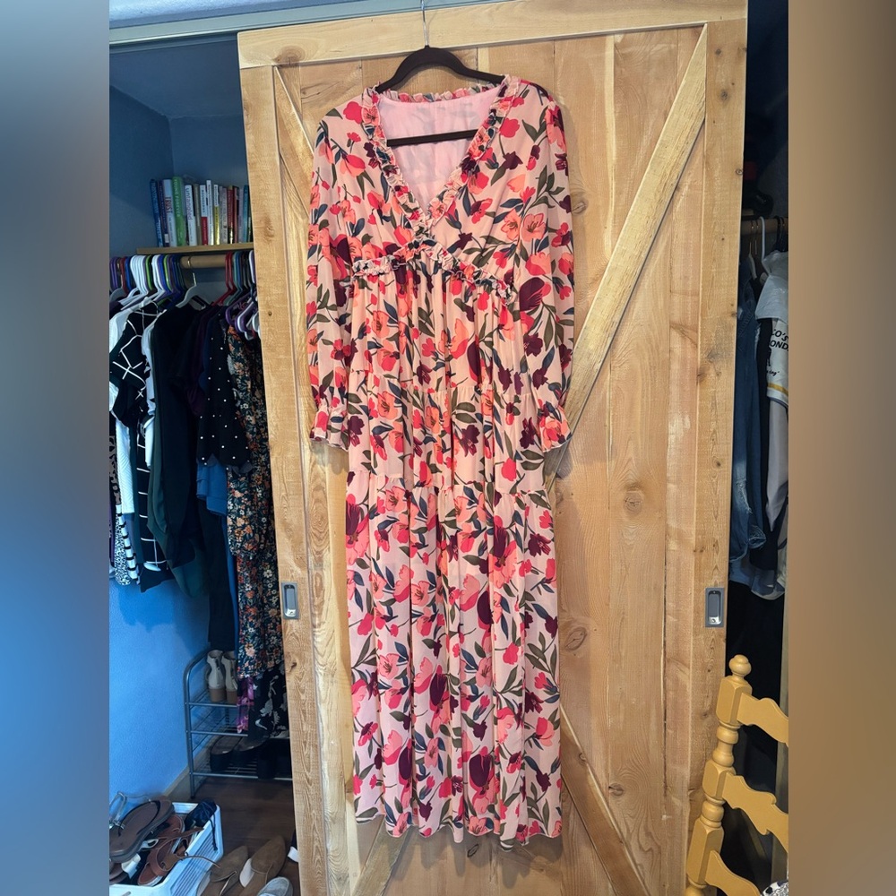 Beautiful Floral Women’s Maxi Dress